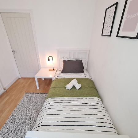 Large 3 Bed Flat, Free Parking Apartman Newcastle Upon Tyne Kültér fotó