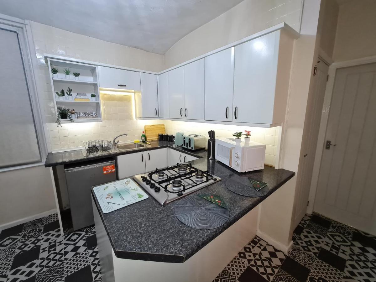 Large 3 Bed Flat, Free Parking Apartman Newcastle Upon Tyne Kültér fotó
