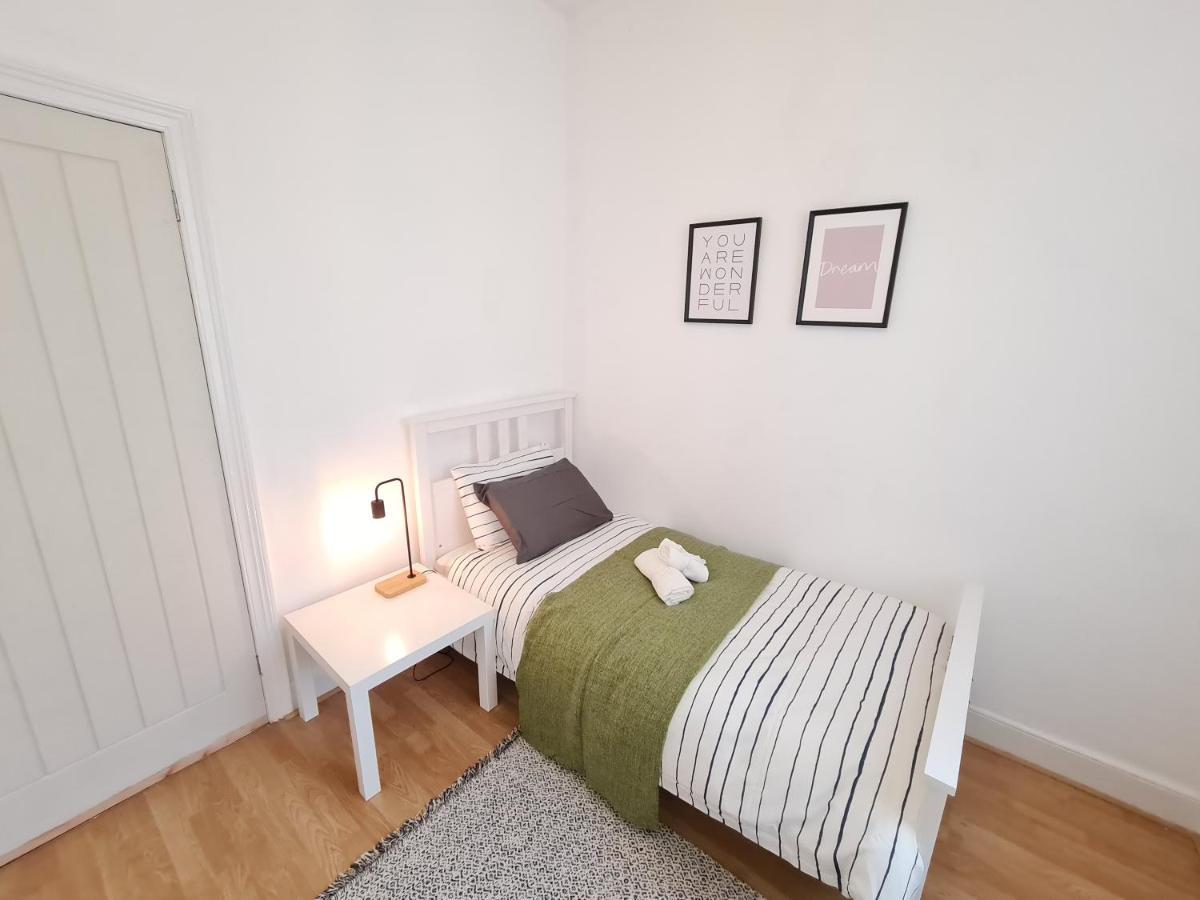Large 3 Bed Flat, Free Parking Apartman Newcastle Upon Tyne Kültér fotó
