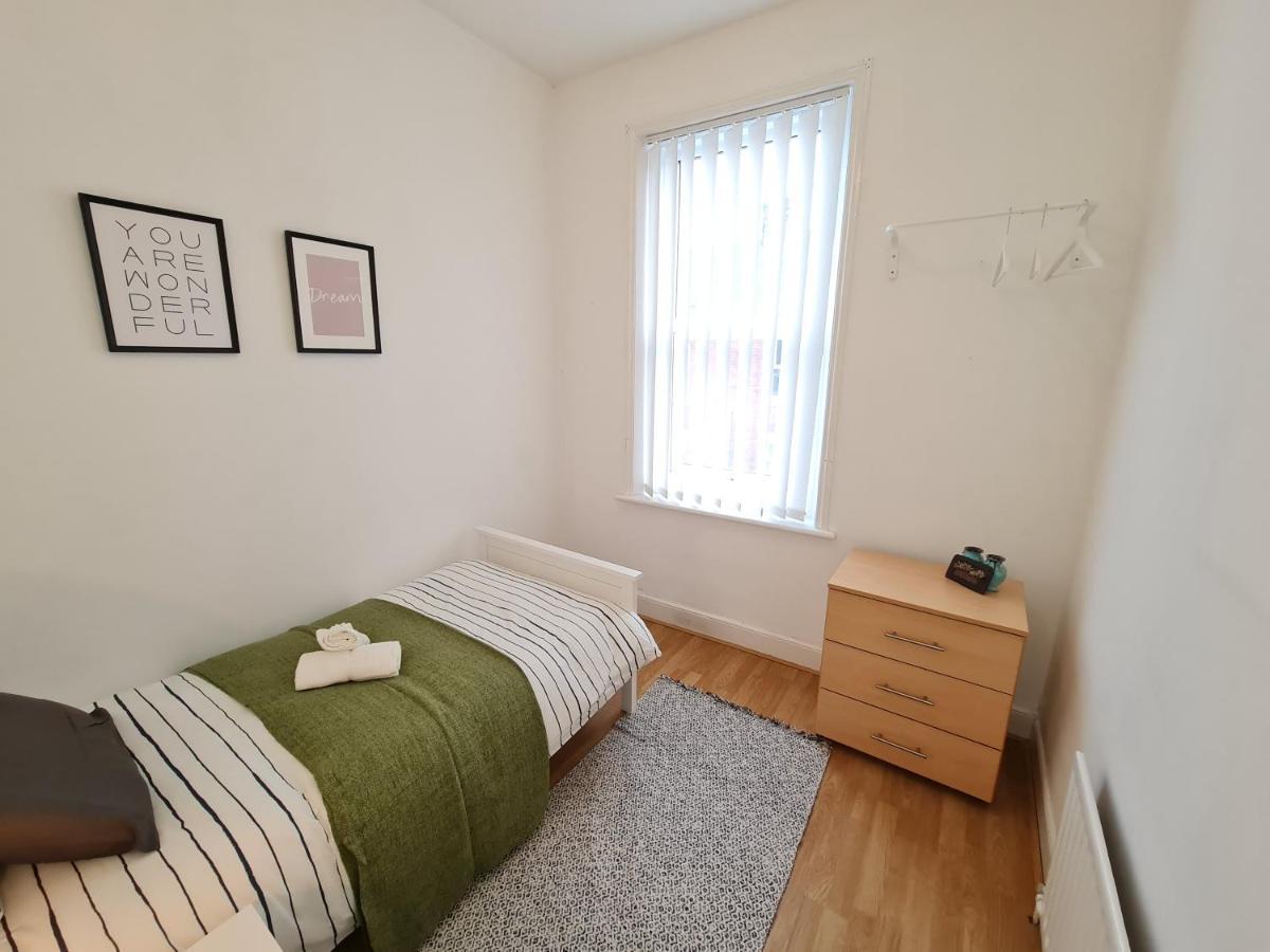Large 3 Bed Flat, Free Parking Apartman Newcastle Upon Tyne Kültér fotó